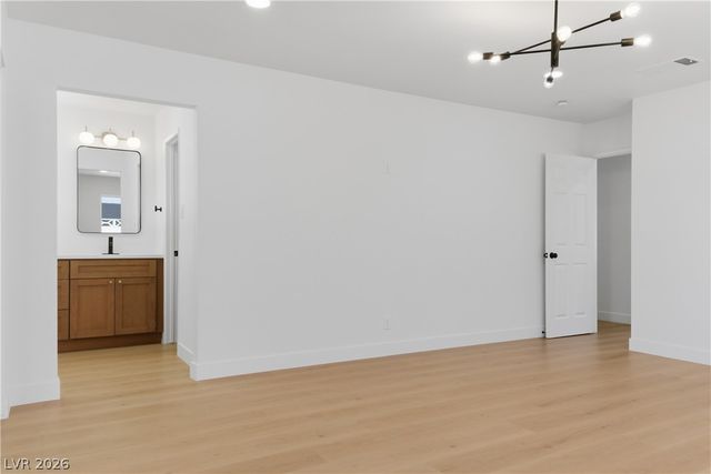 5184 Merrill Circle, Las Vegas, NV 89120