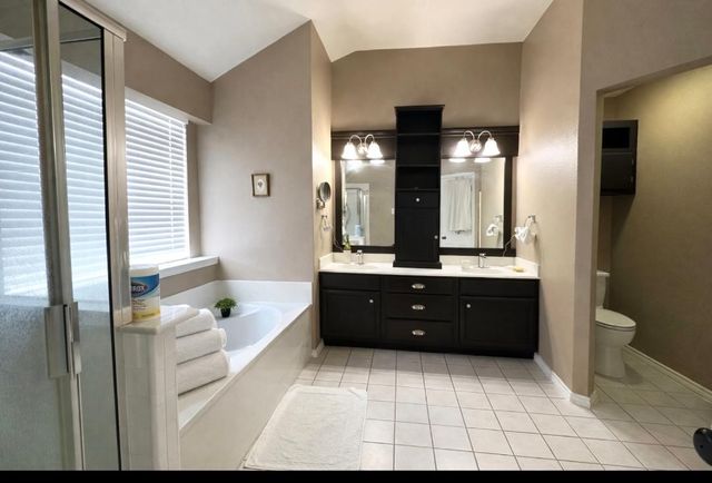 208 creek point Lane, Mansfield, TX 76002