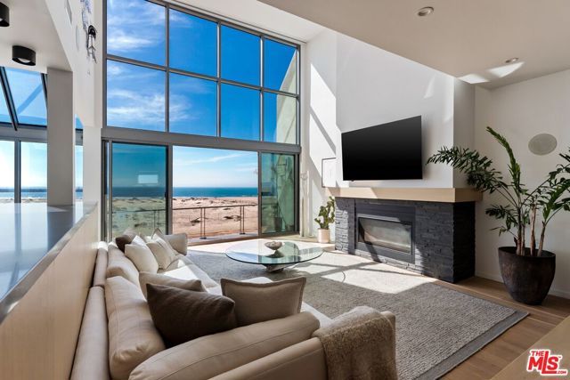 5205 Ocean Front Walk 301, Marina Del Rey, CA 90292