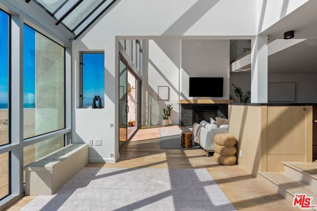 5205 Ocean Front Walk 301, Marina Del Rey, CA 90292