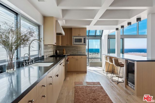 5205 Ocean Front Walk 301, Marina Del Rey, CA 90292