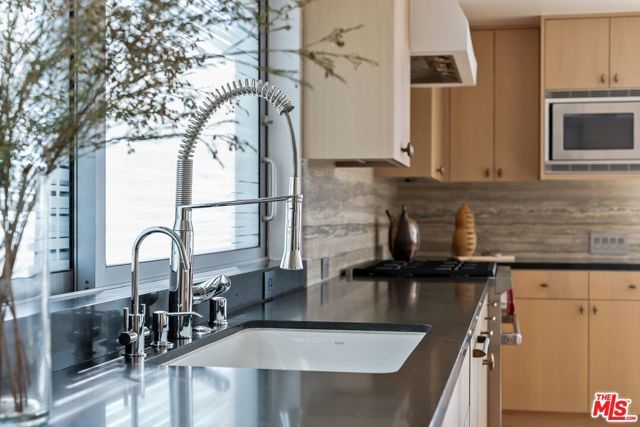 5205 Ocean Front Walk 301, Marina Del Rey, CA 90292