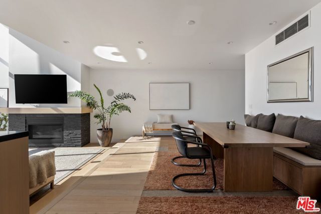 5205 Ocean Front Walk 301, Marina Del Rey, CA 90292