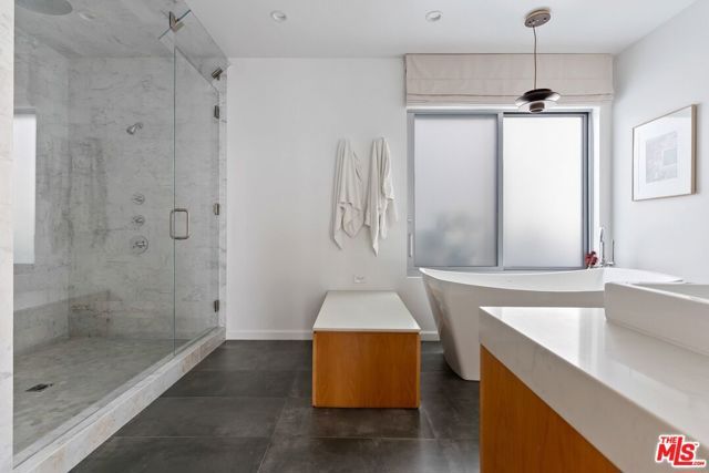 5205 Ocean Front Walk 301, Marina Del Rey, CA 90292