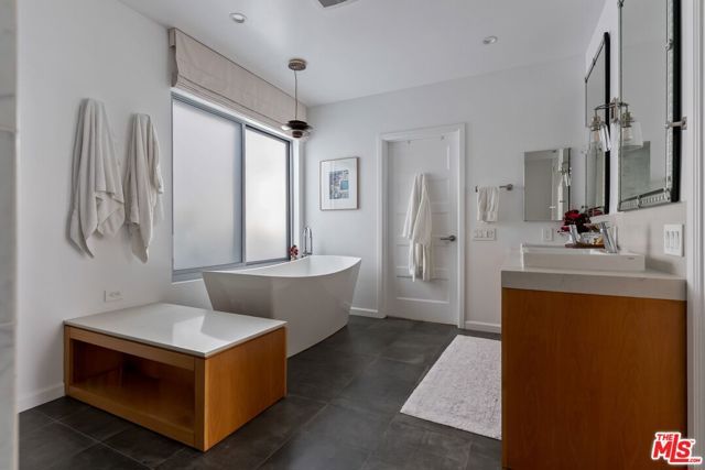 5205 Ocean Front Walk 301, Marina Del Rey, CA 90292