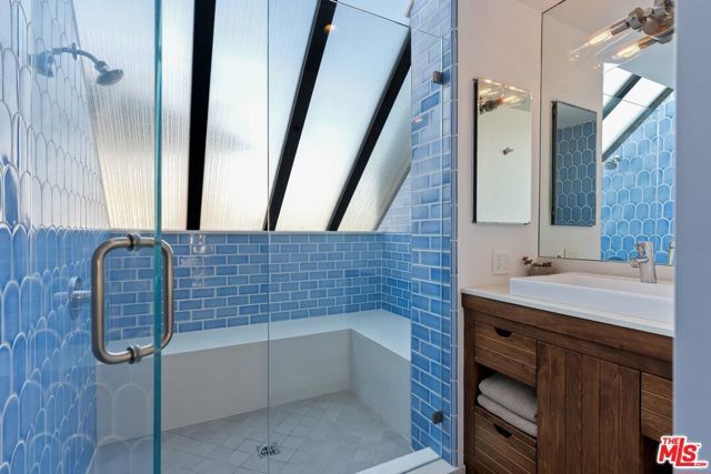 5205 Ocean Front Walk 301, Marina Del Rey, CA 90292