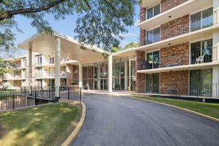 1150 E Jackson Street 2D, Lombard, IL 60148