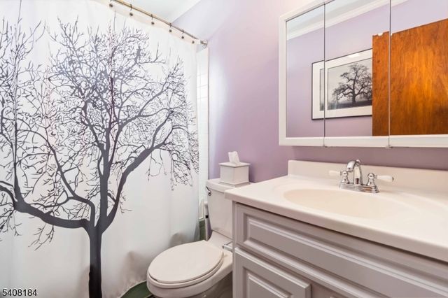 515 Herrick Dr, Rockaway Twp., NJ 07866