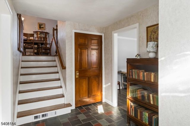 515 Herrick Dr, Rockaway Twp., NJ 07866