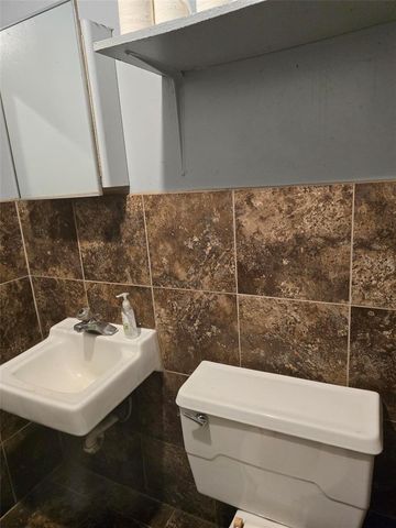 2015 N WASHINGTON BOULEVARD, Sarasota, FL 34234