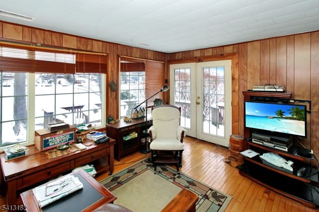 80 W River Styx Rd, Hopatcong Boro, NJ 07843