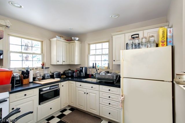 80 W River Styx Rd, Hopatcong Boro, NJ 07843