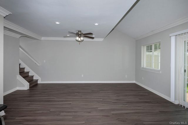 5000 Townhouse Drive 5205, Coram, NY 11727
