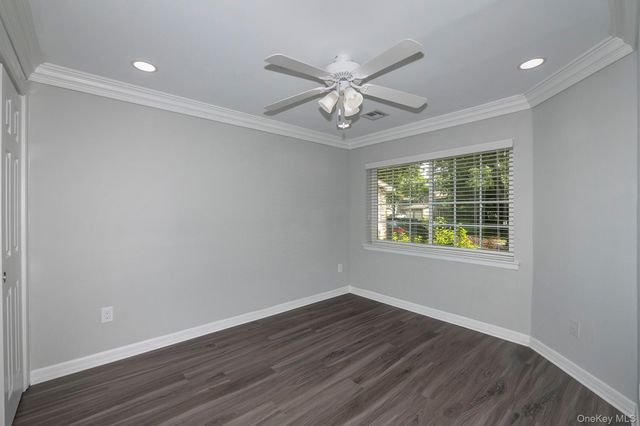 5000 Townhouse Drive 5205, Coram, NY 11727