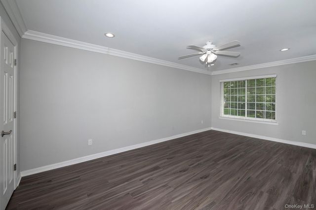 5000 Townhouse Drive 5205, Coram, NY 11727