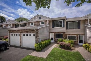 5000 Townhouse Drive 5205, Coram, NY 11727
