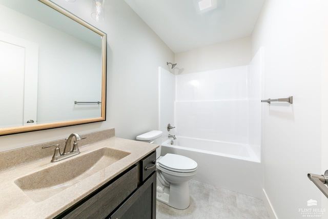 4835 Jackie's Way, Manhattan, KS 66502