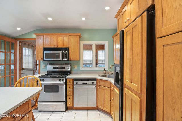 12 Kester Drive, Edison, NJ 08817