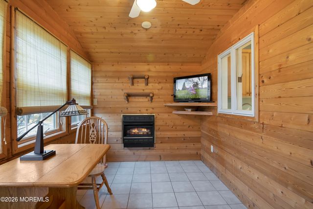 12 Kester Drive, Edison, NJ 08817