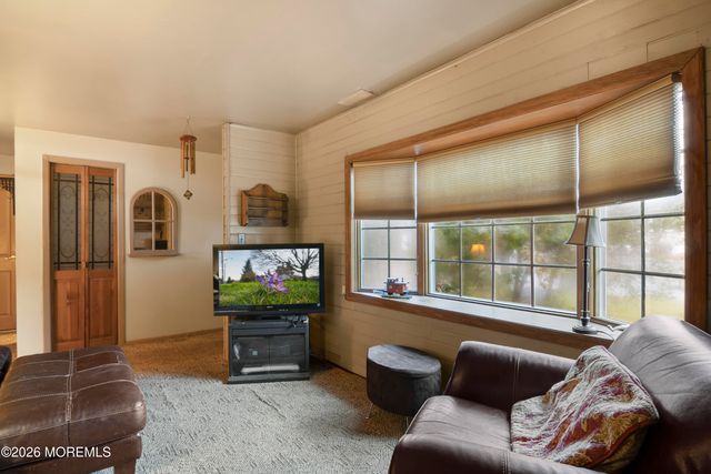 12 Kester Drive, Edison, NJ 08817