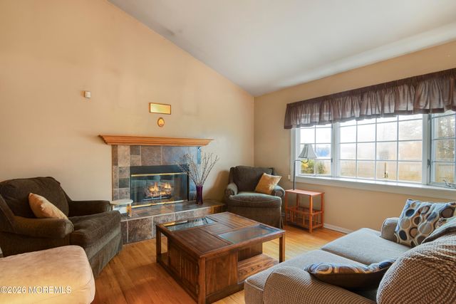 12 Kester Drive, Edison, NJ 08817