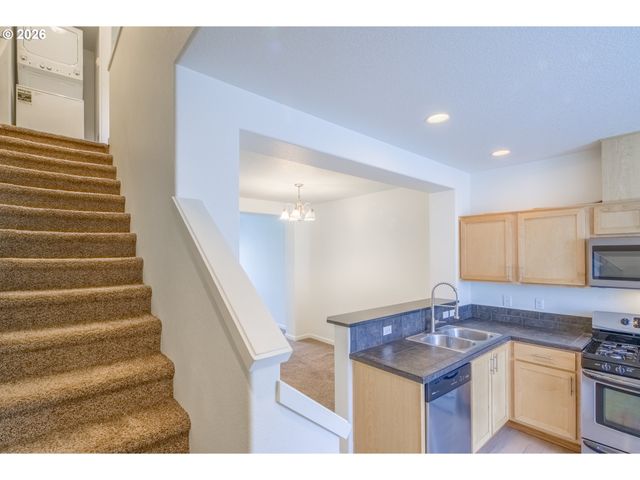 605 Nw 118TH Ave 102, Portland, OR 97229