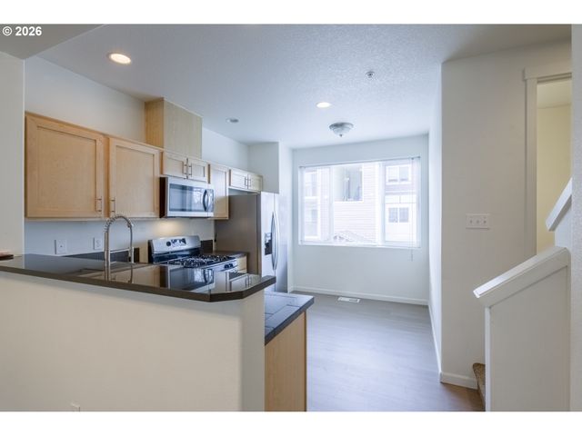 605 Nw 118TH Ave 102, Portland, OR 97229