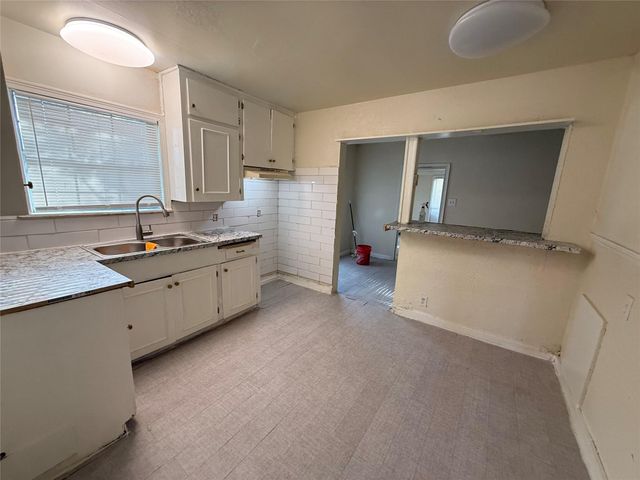 5501 Malmedy Road, Houston, TX 77033