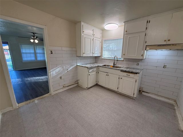 5501 Malmedy Road, Houston, TX 77033