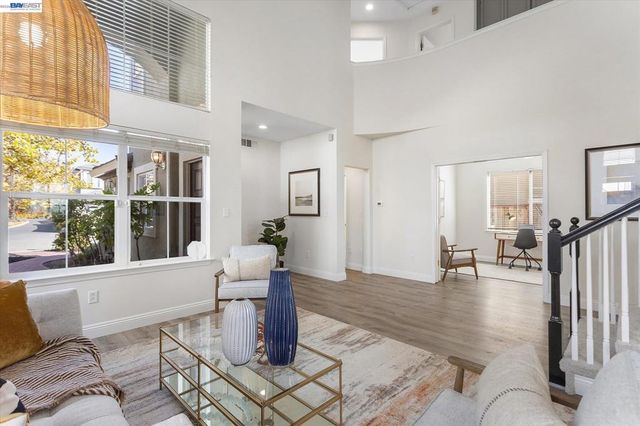 7892 Pineville Cir, Castro Valley, CA 94552