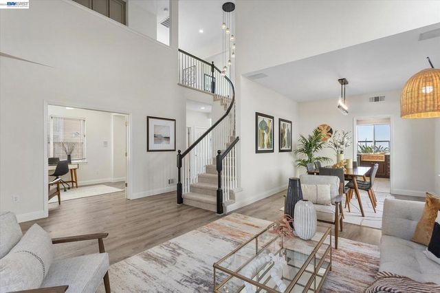 7892 Pineville Cir, Castro Valley, CA 94552