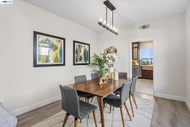 7892 Pineville Cir, Castro Valley, CA 94552