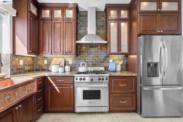 7892 Pineville Cir, Castro Valley, CA 94552