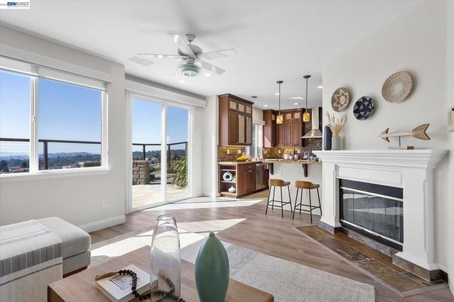 7892 Pineville Cir, Castro Valley, CA 94552