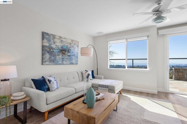 7892 Pineville Cir, Castro Valley, CA 94552
