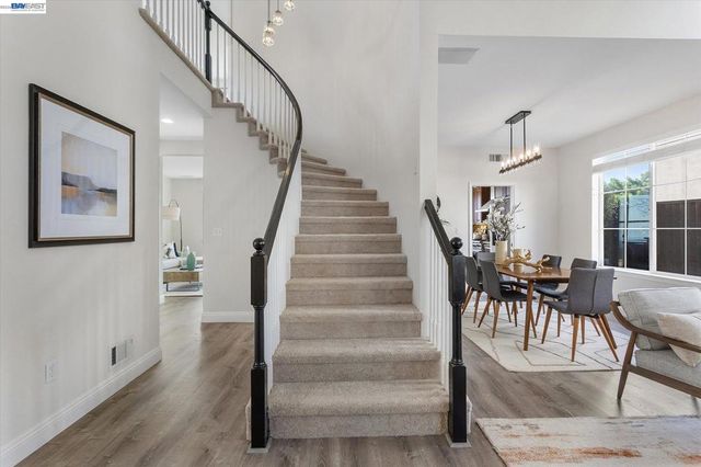7892 Pineville Cir, Castro Valley, CA 94552