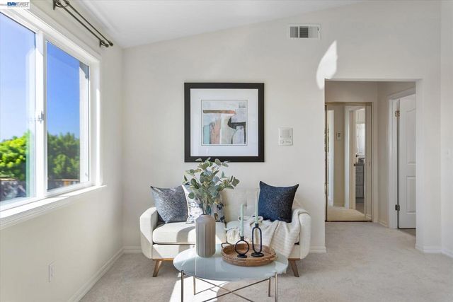 7892 Pineville Cir, Castro Valley, CA 94552
