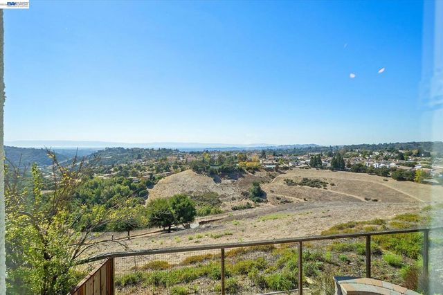 7892 Pineville Cir, Castro Valley, CA 94552