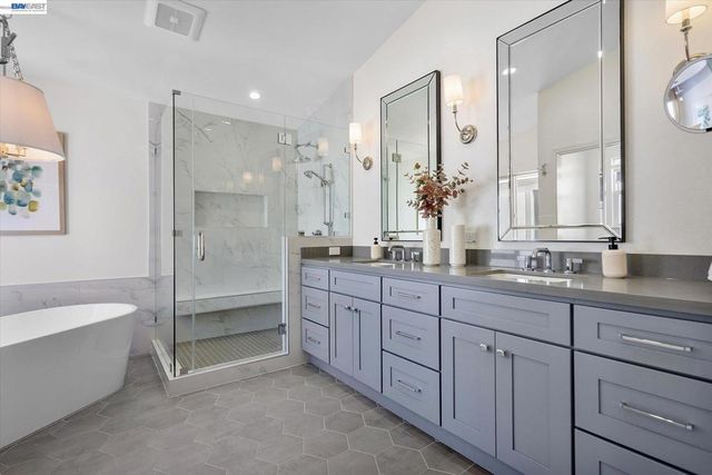 7892 Pineville Cir, Castro Valley, CA 94552