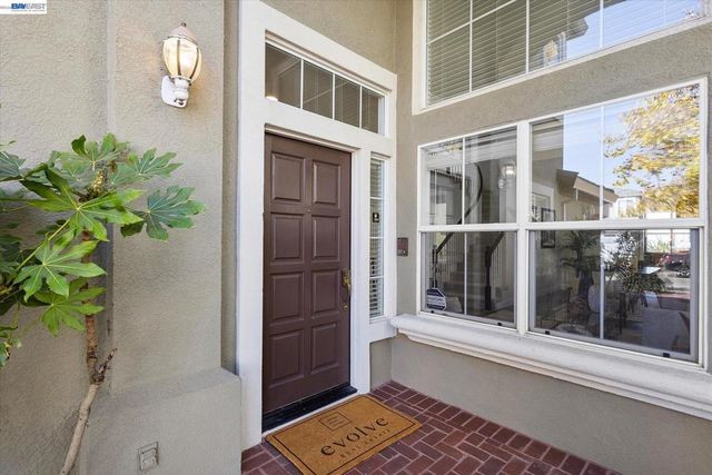 7892 Pineville Cir, Castro Valley, CA 94552