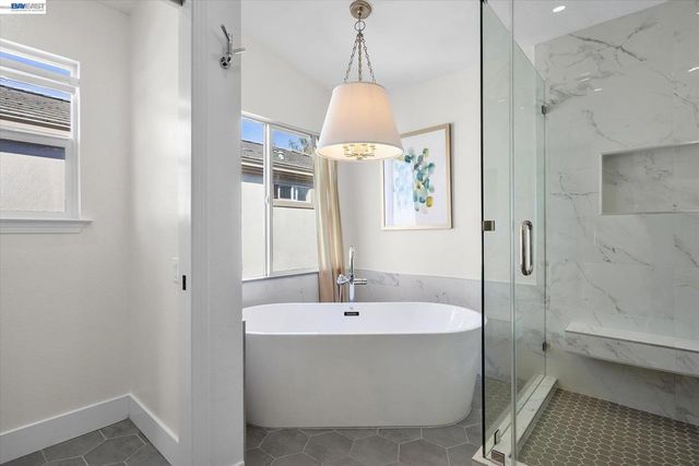 7892 Pineville Cir, Castro Valley, CA 94552