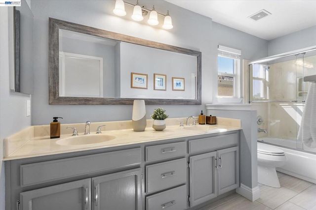 7892 Pineville Cir, Castro Valley, CA 94552