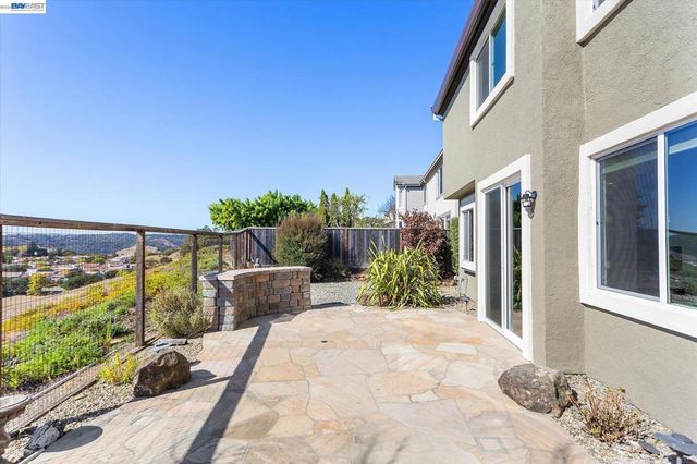 7892 Pineville Cir, Castro Valley, CA 94552