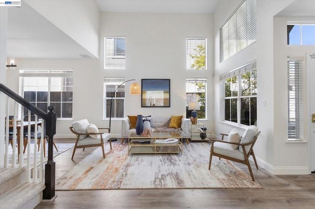 7892 Pineville Cir, Castro Valley, CA 94552