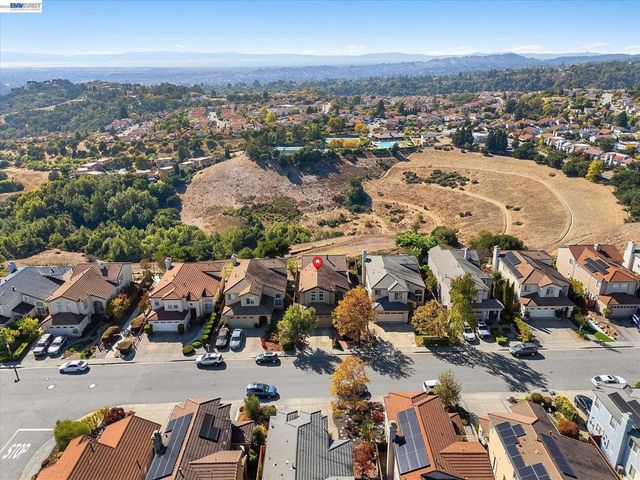 7892 Pineville Cir, Castro Valley, CA 94552