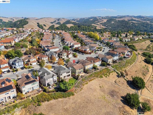 7892 Pineville Cir, Castro Valley, CA 94552