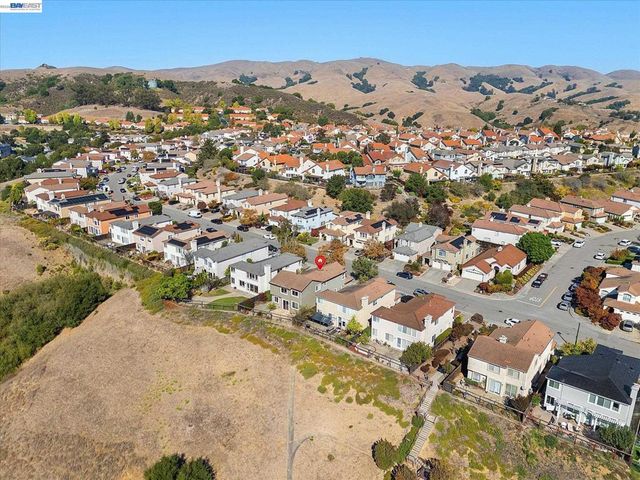 7892 Pineville Cir, Castro Valley, CA 94552