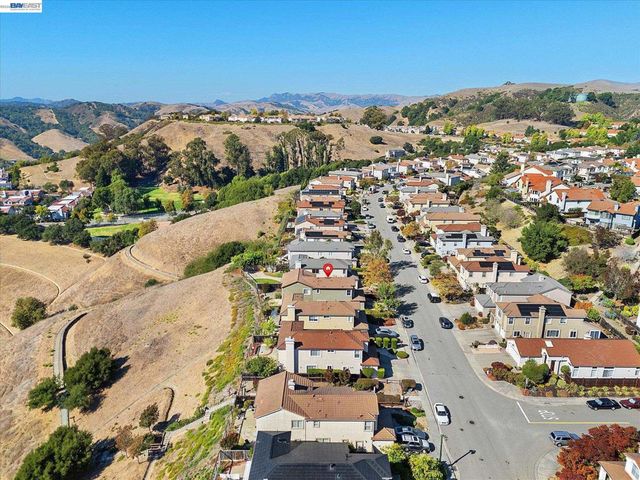 7892 Pineville Cir, Castro Valley, CA 94552