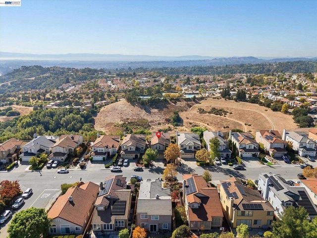 7892 Pineville Cir, Castro Valley, CA 94552