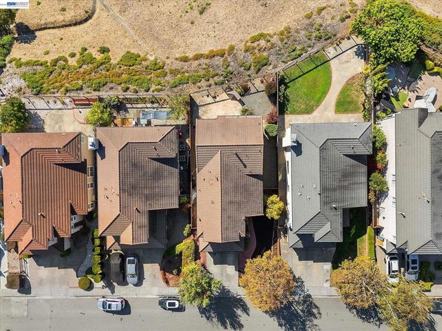 7892 Pineville Cir, Castro Valley, CA 94552